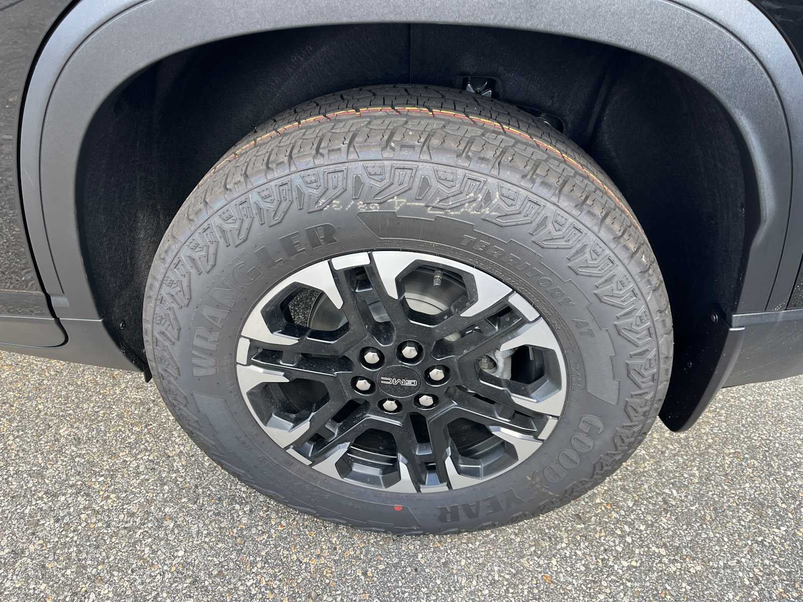 2027 GMC Acadia AT4