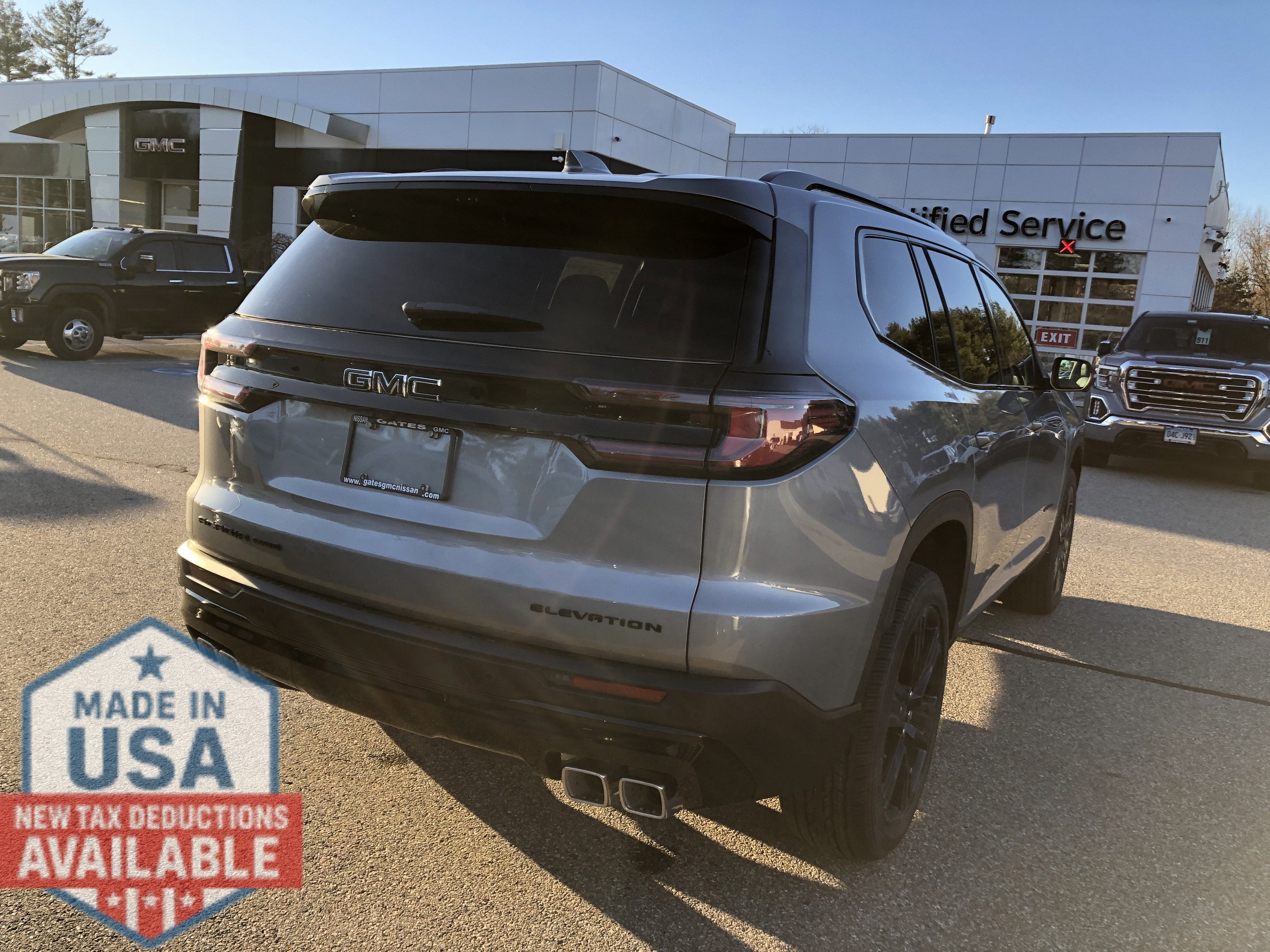 2026 GMC Acadia Elevation