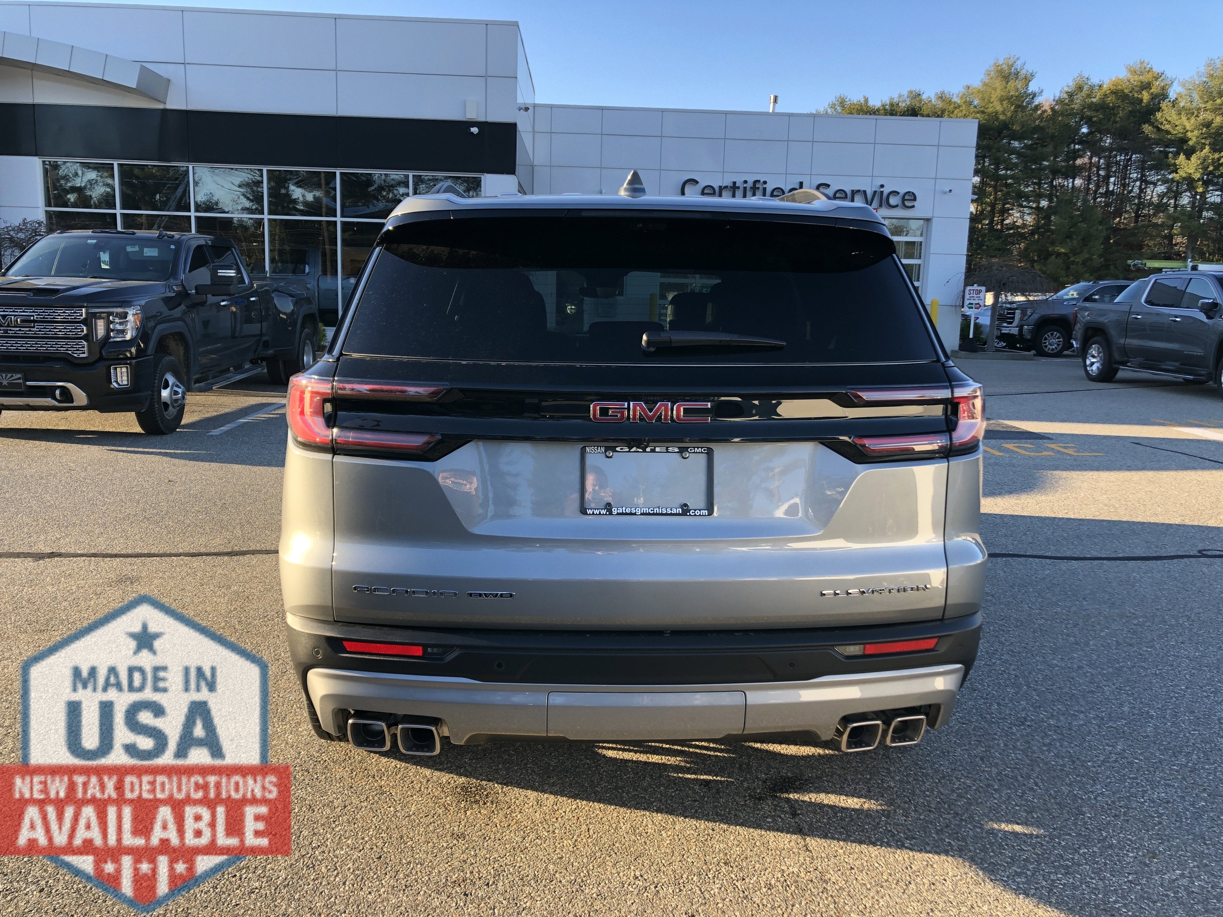 2026 GMC Acadia Elevation