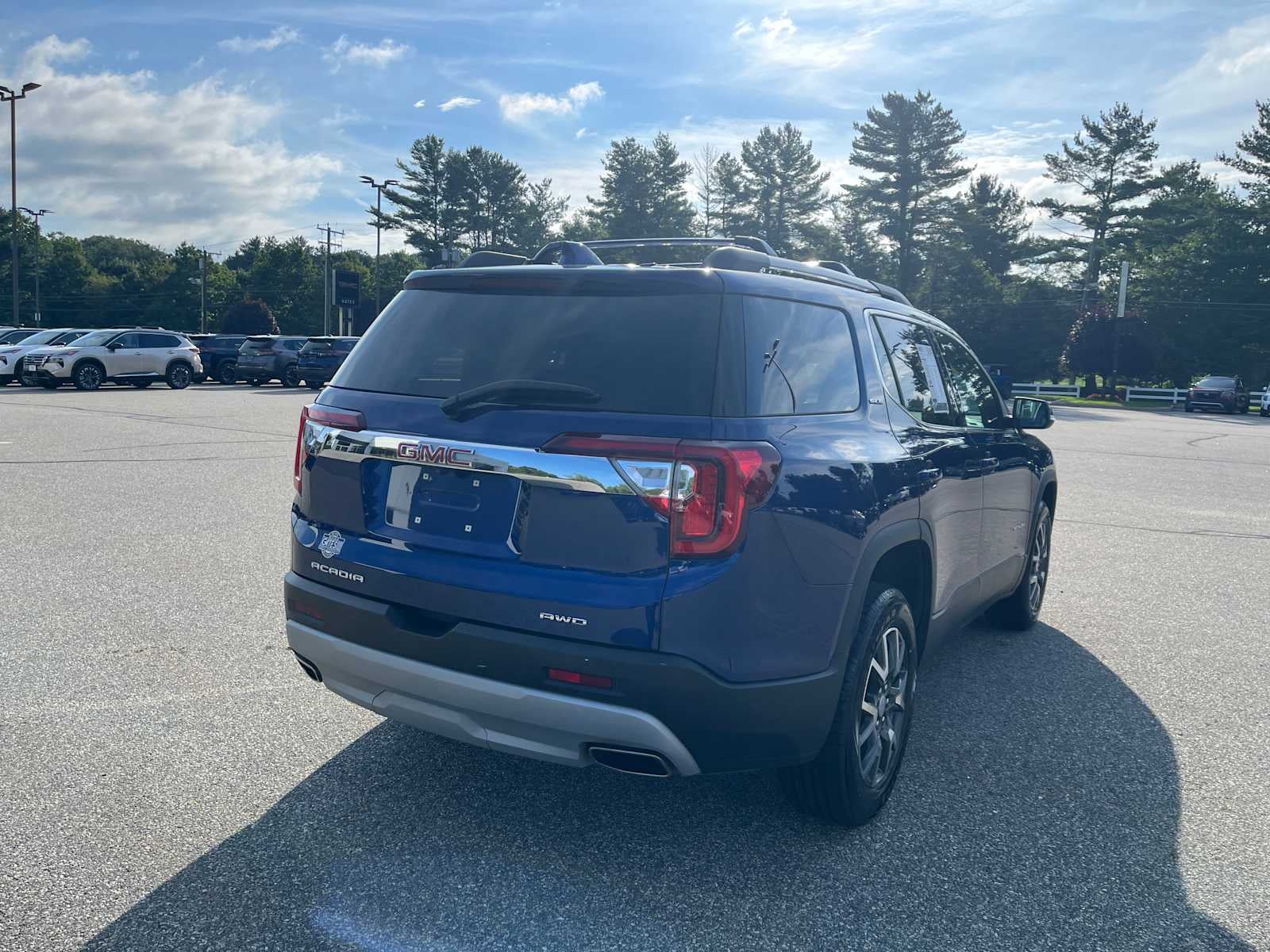 2023 GMC Acadia SLE