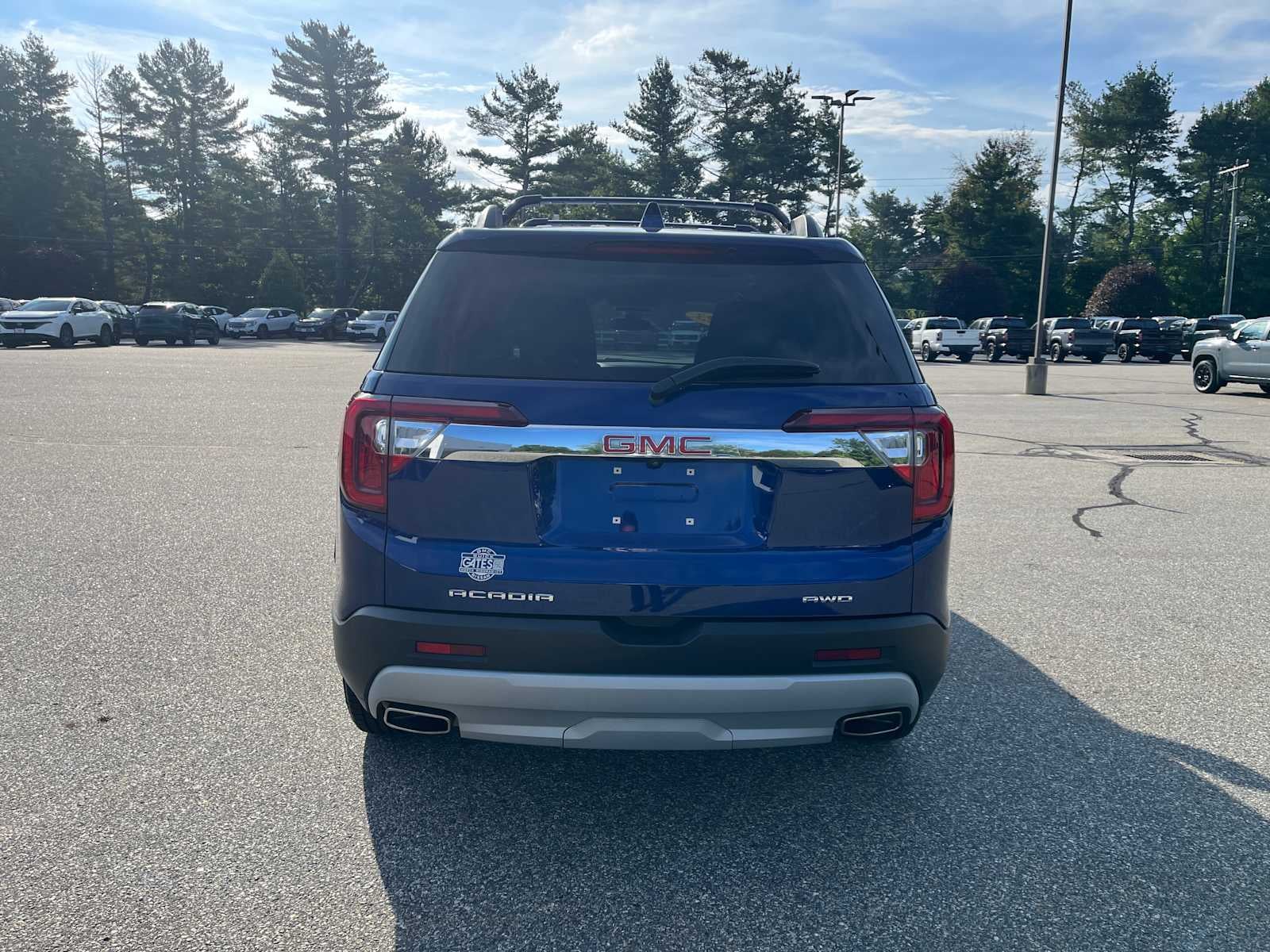 2023 GMC Acadia SLE