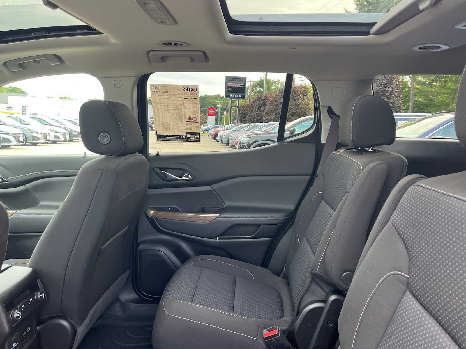 2023 GMC Acadia SLE