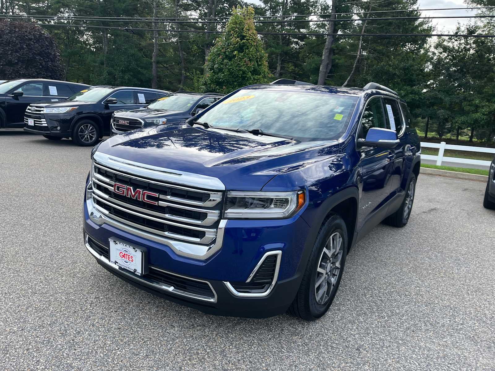 2023 GMC Acadia SLE