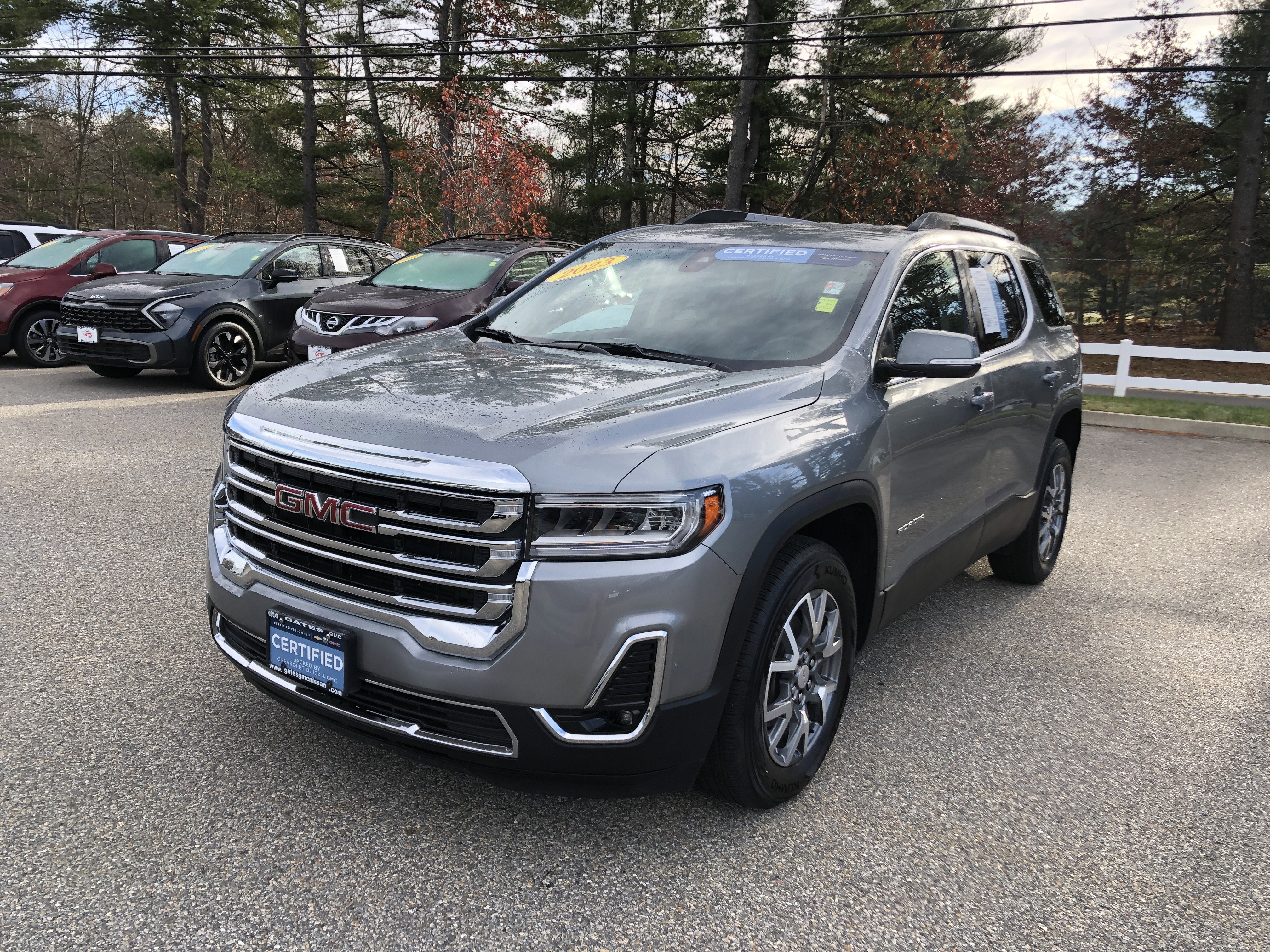 2023 GMC Acadia SLT