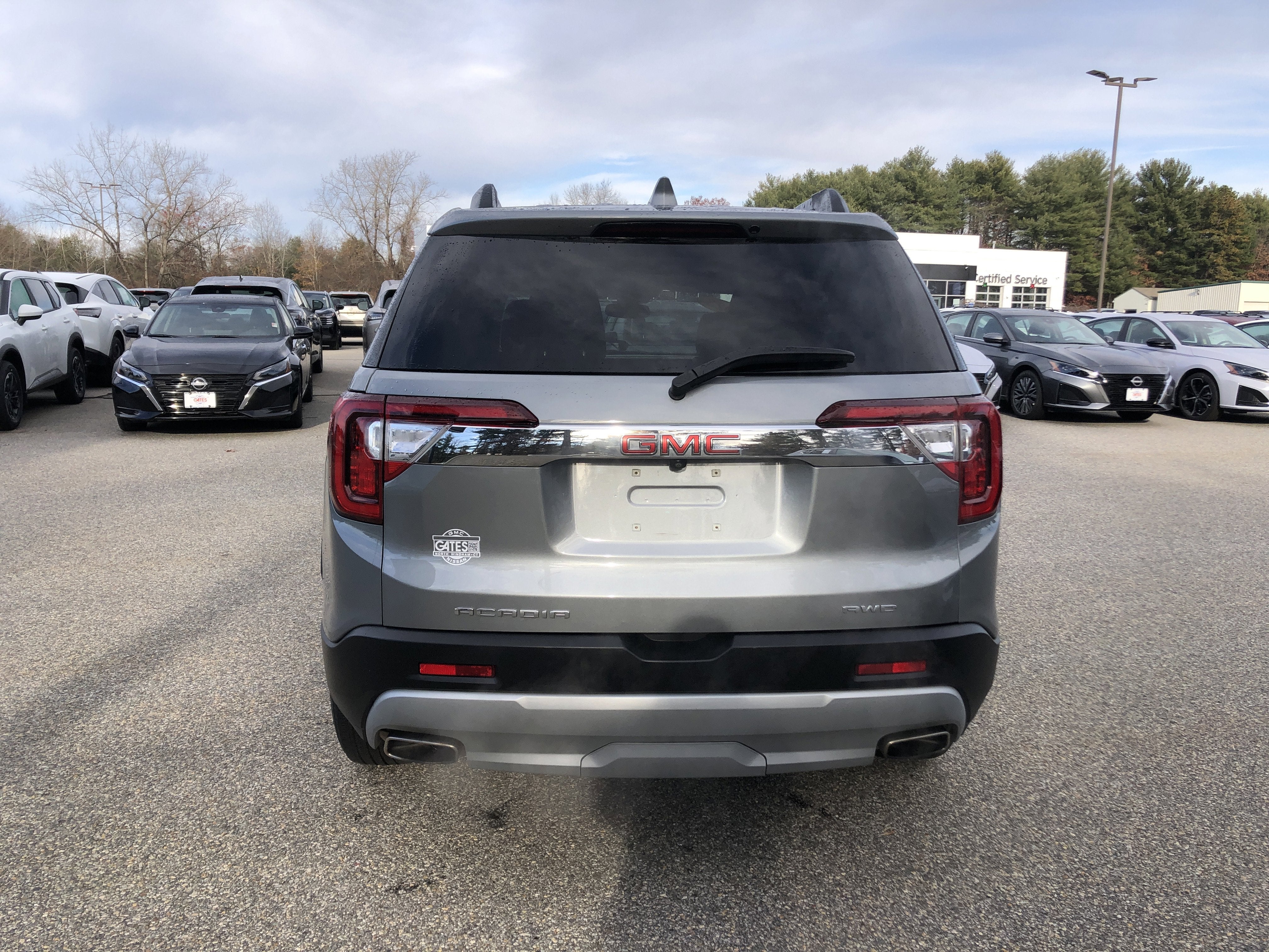 2023 GMC Acadia SLT