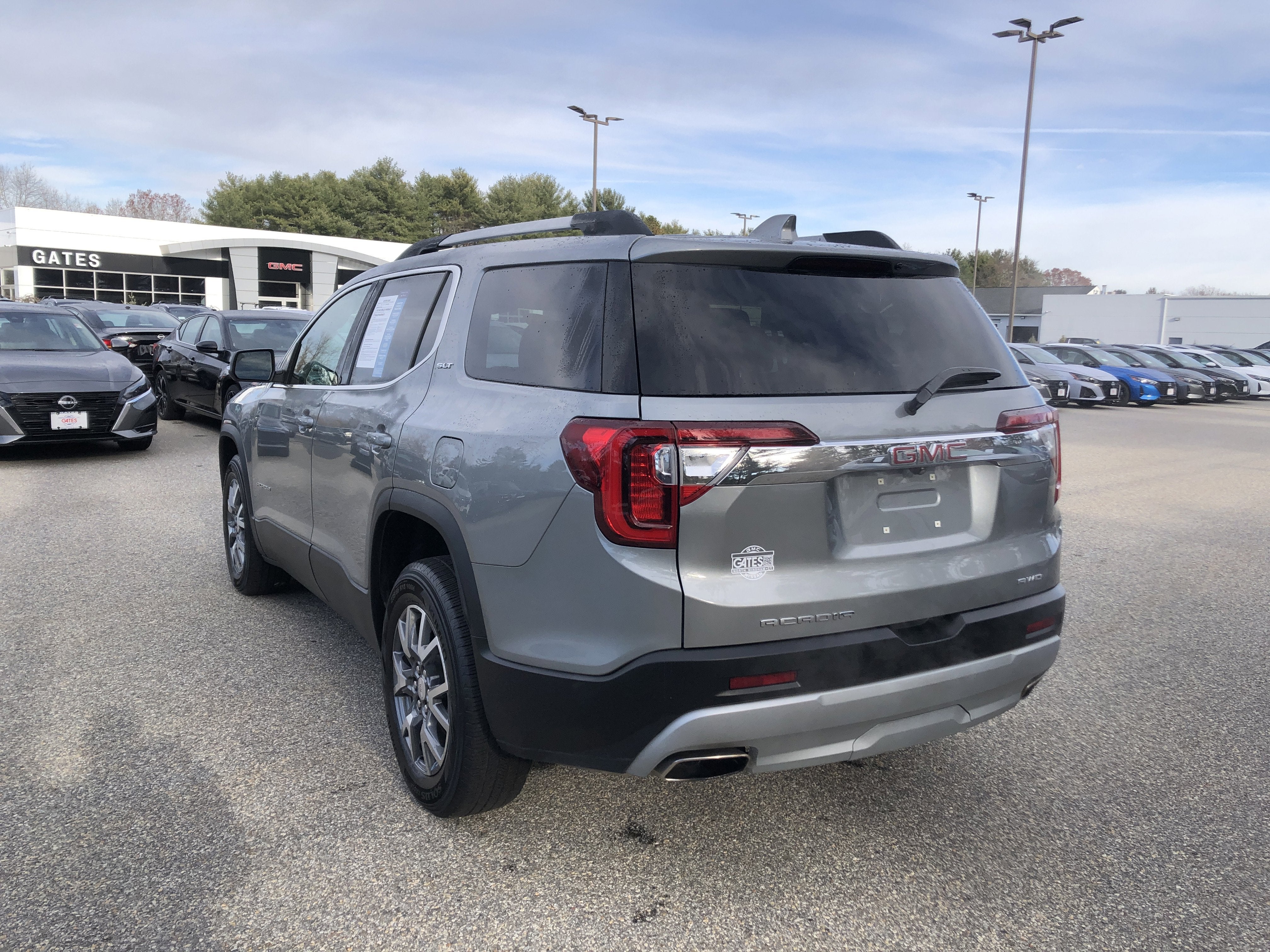 2023 GMC Acadia SLT