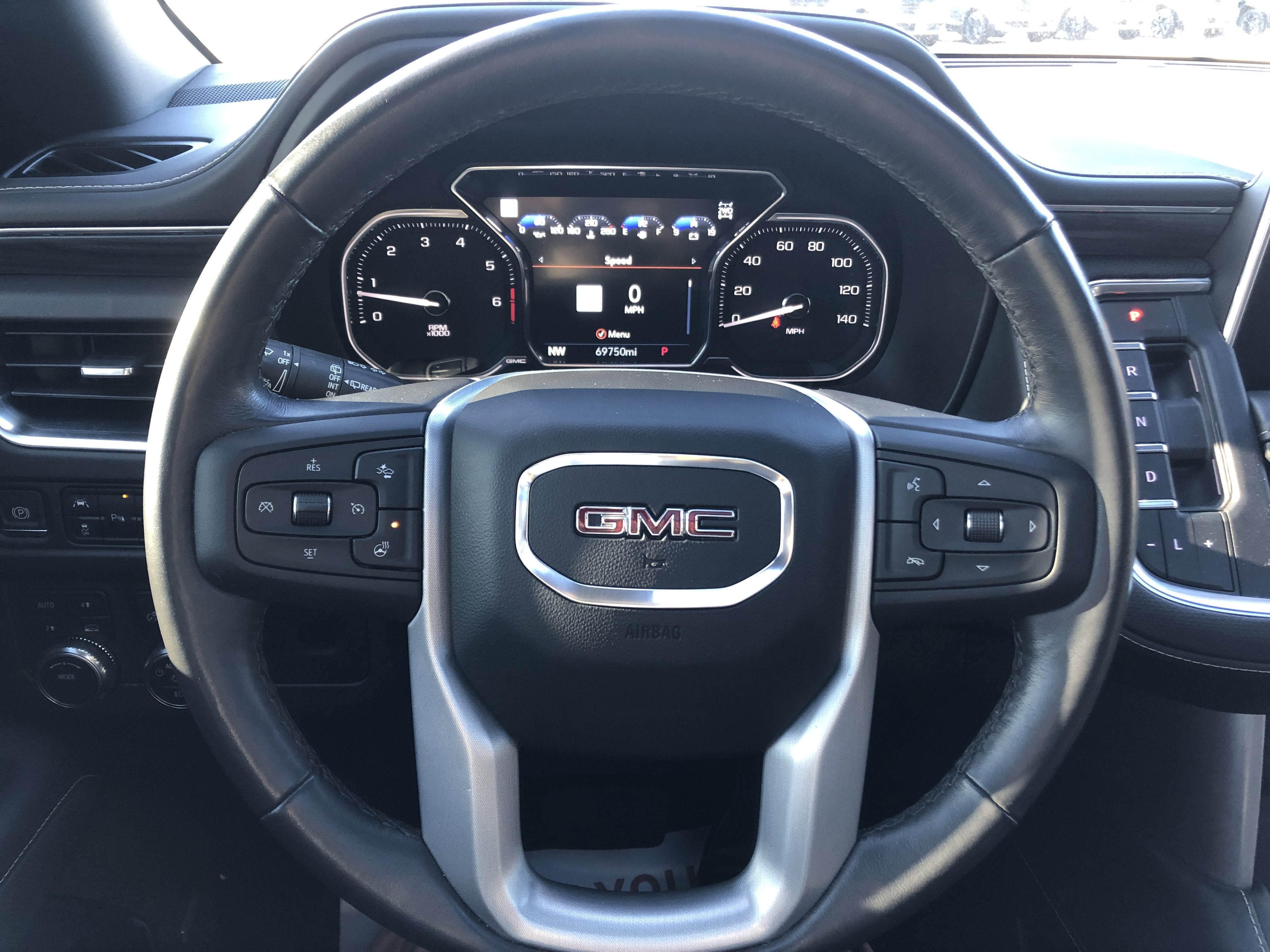 2021 GMC Yukon SLT