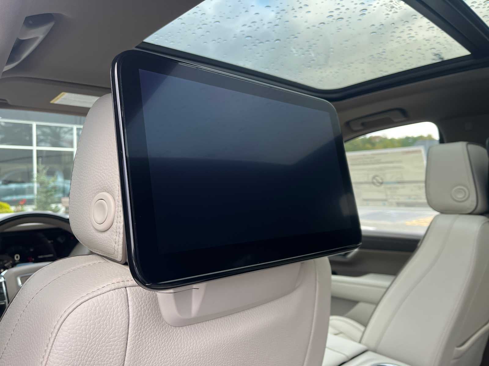 2027 GMC Yukon Denali - Photo 11