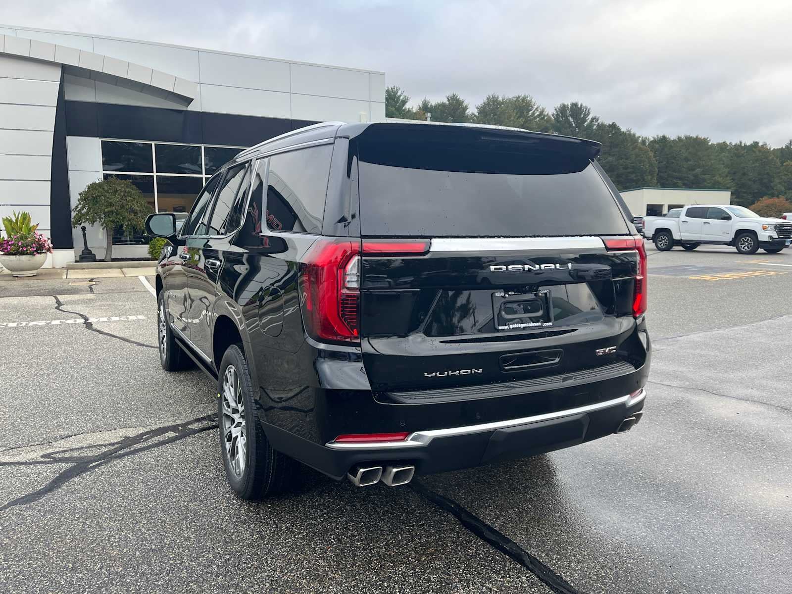 2027 GMC Yukon Denali - Photo 7