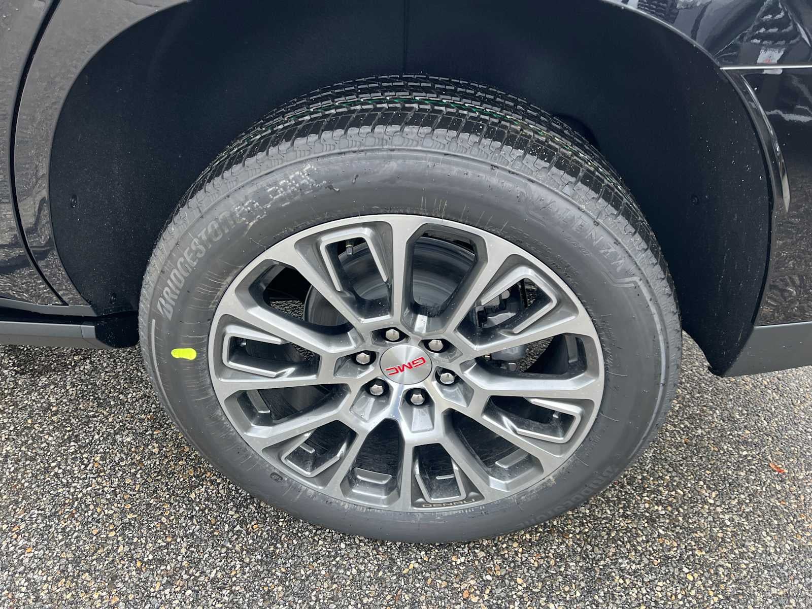2027 GMC Yukon Denali - Photo 9