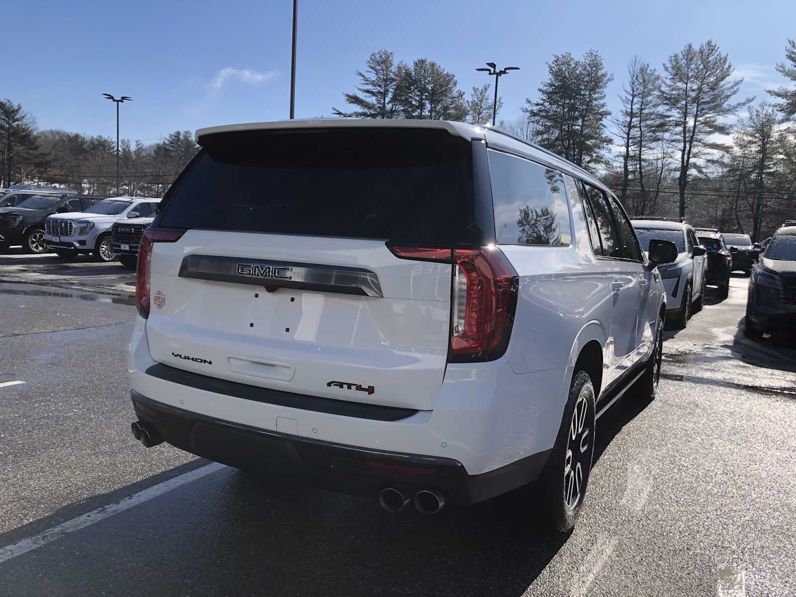 2022 GMC Yukon XL AT4