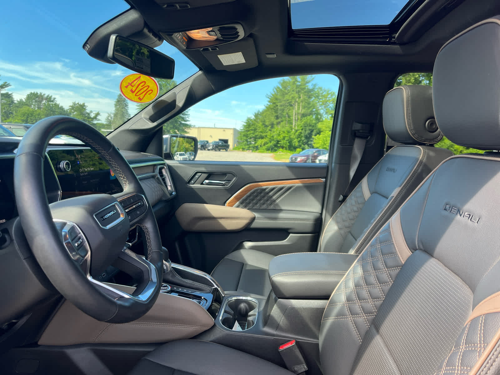 2024 GMC Canyon Denali