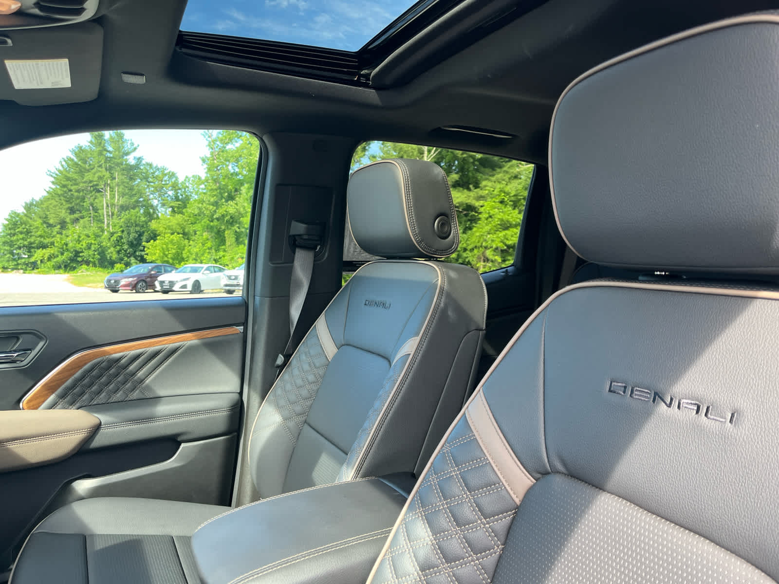 2024 GMC Canyon Denali