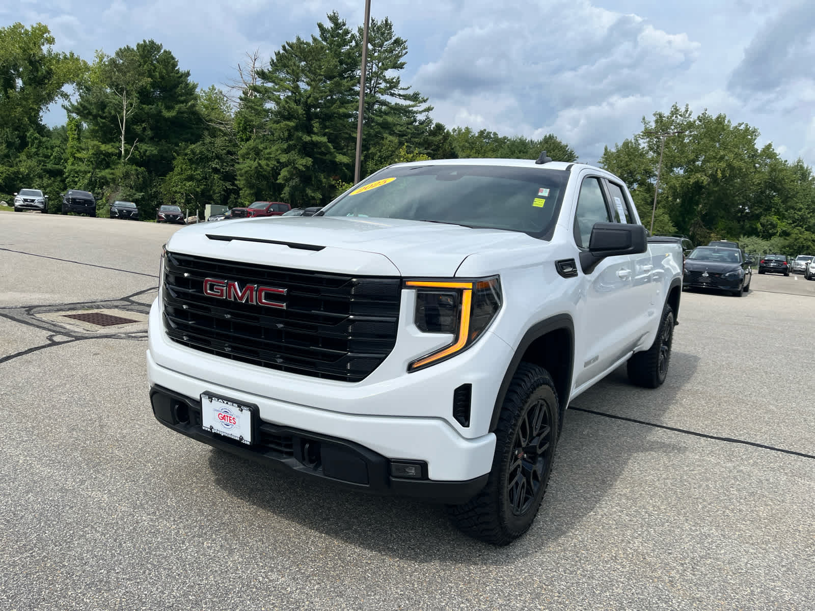 2025 GMC Sierra 1500 Elevation