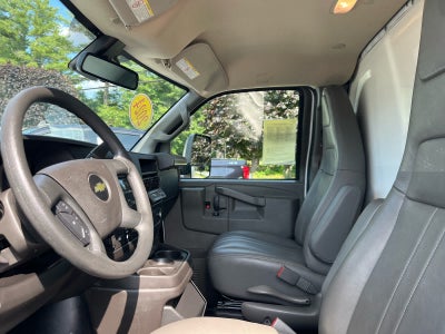 2024 Chevrolet Express Cutaway 3500 1WT