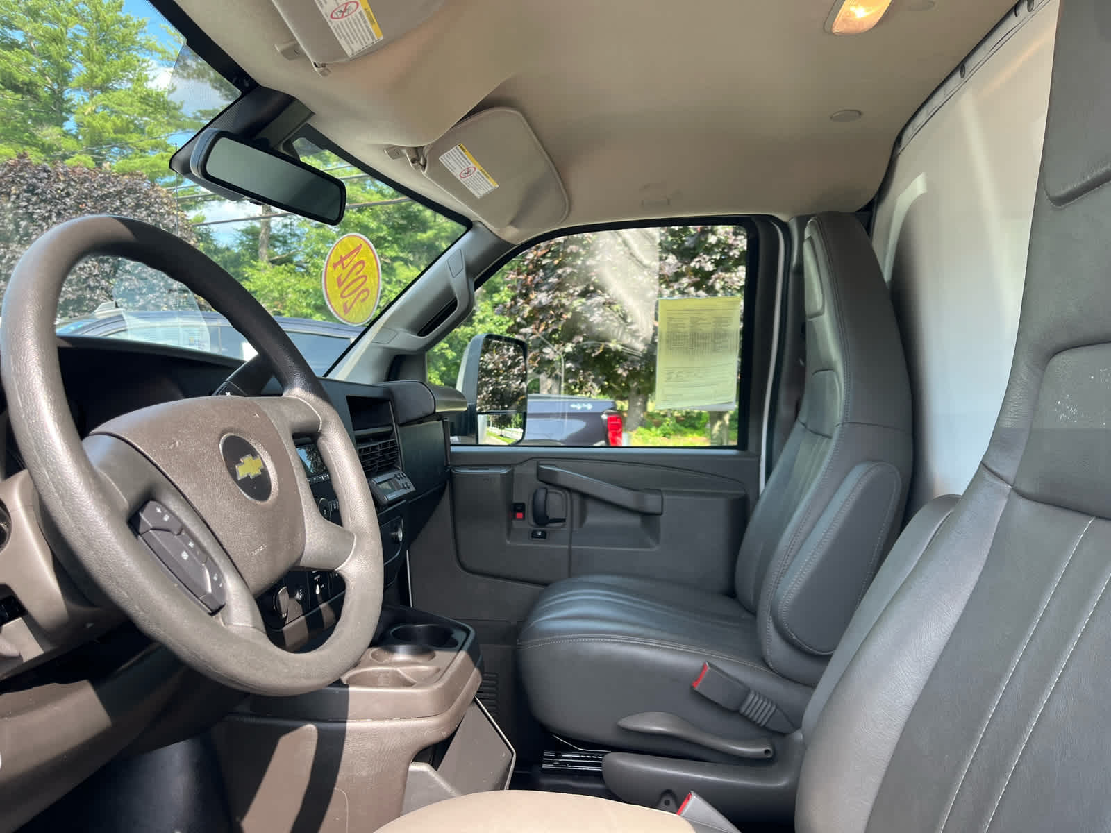 2024 Chevrolet Express Cutaway 3500 1WT