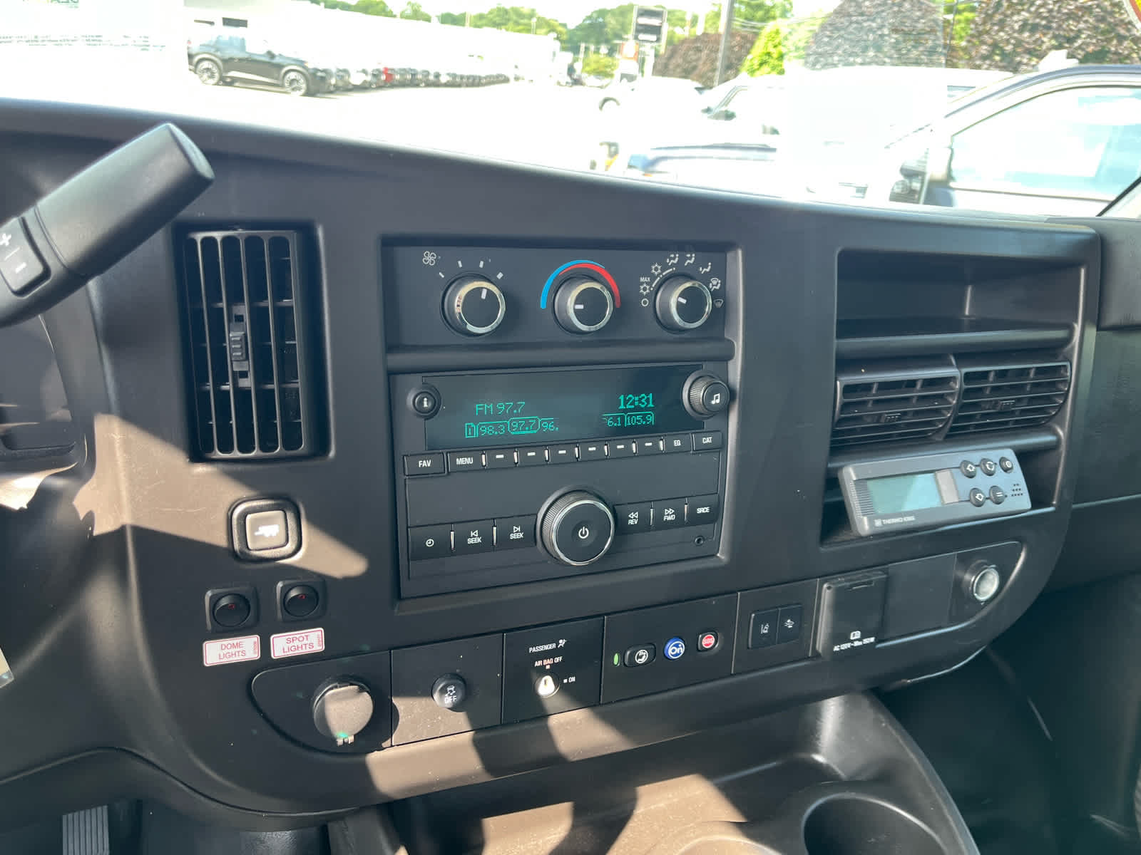 2024 Chevrolet Express Cutaway 3500 1WT