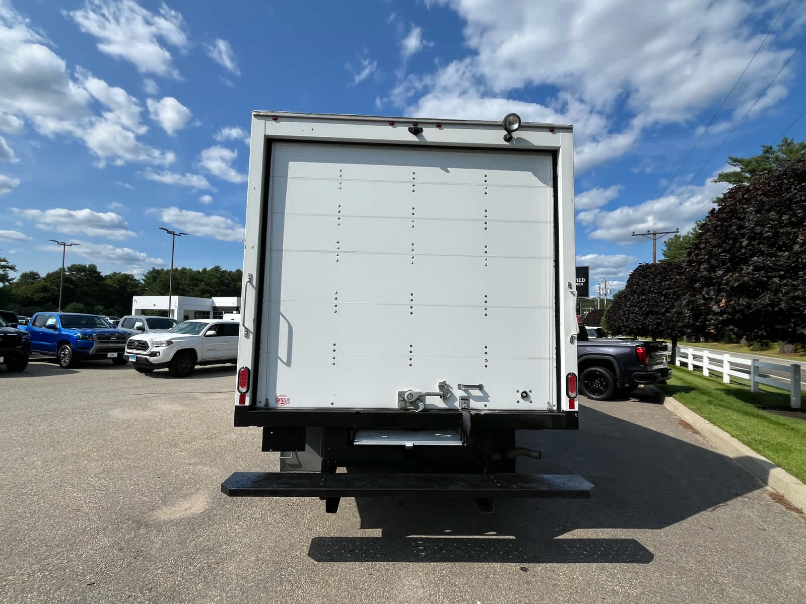 2024 Chevrolet Express Cutaway 3500 1WT