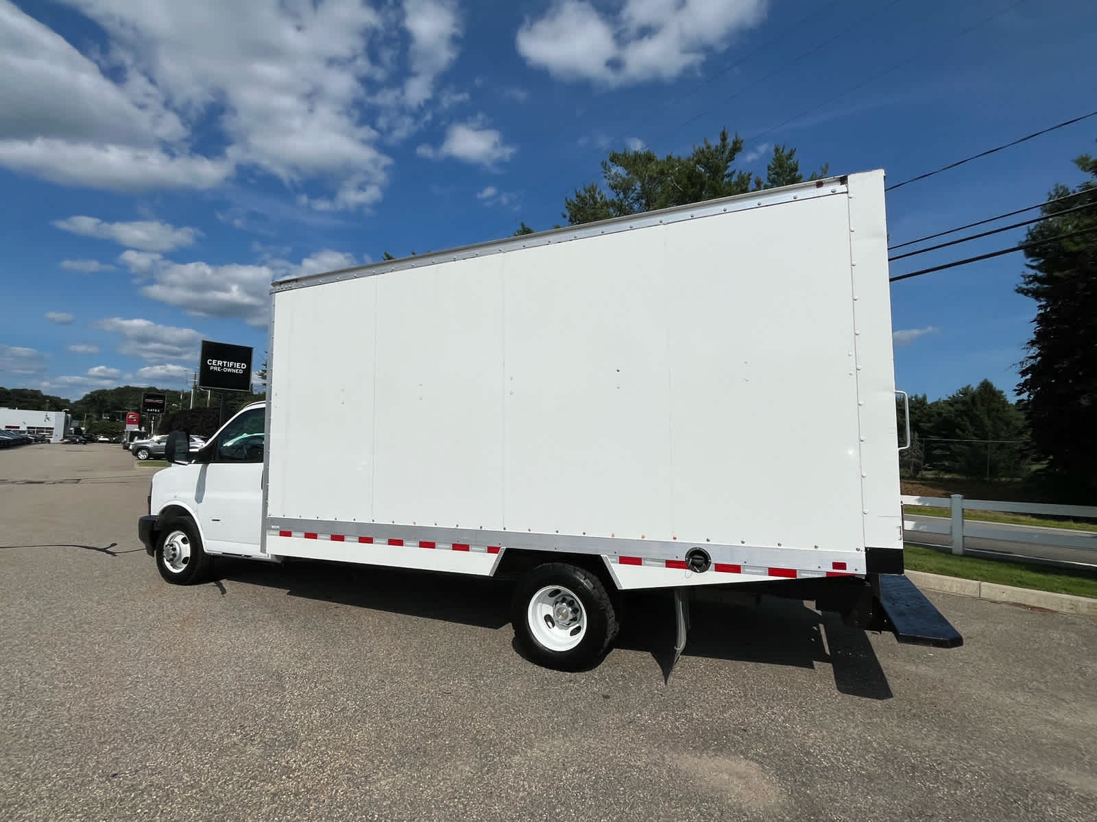 2024 Chevrolet Express Cutaway 3500 1WT