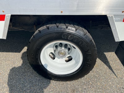 2024 Chevrolet Express Cutaway 3500 1WT