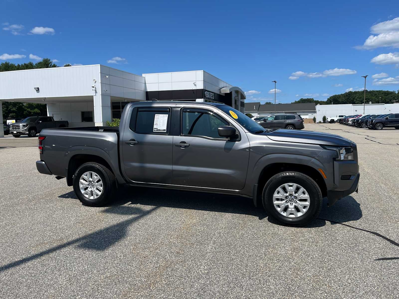 2022 Nissan Frontier SV