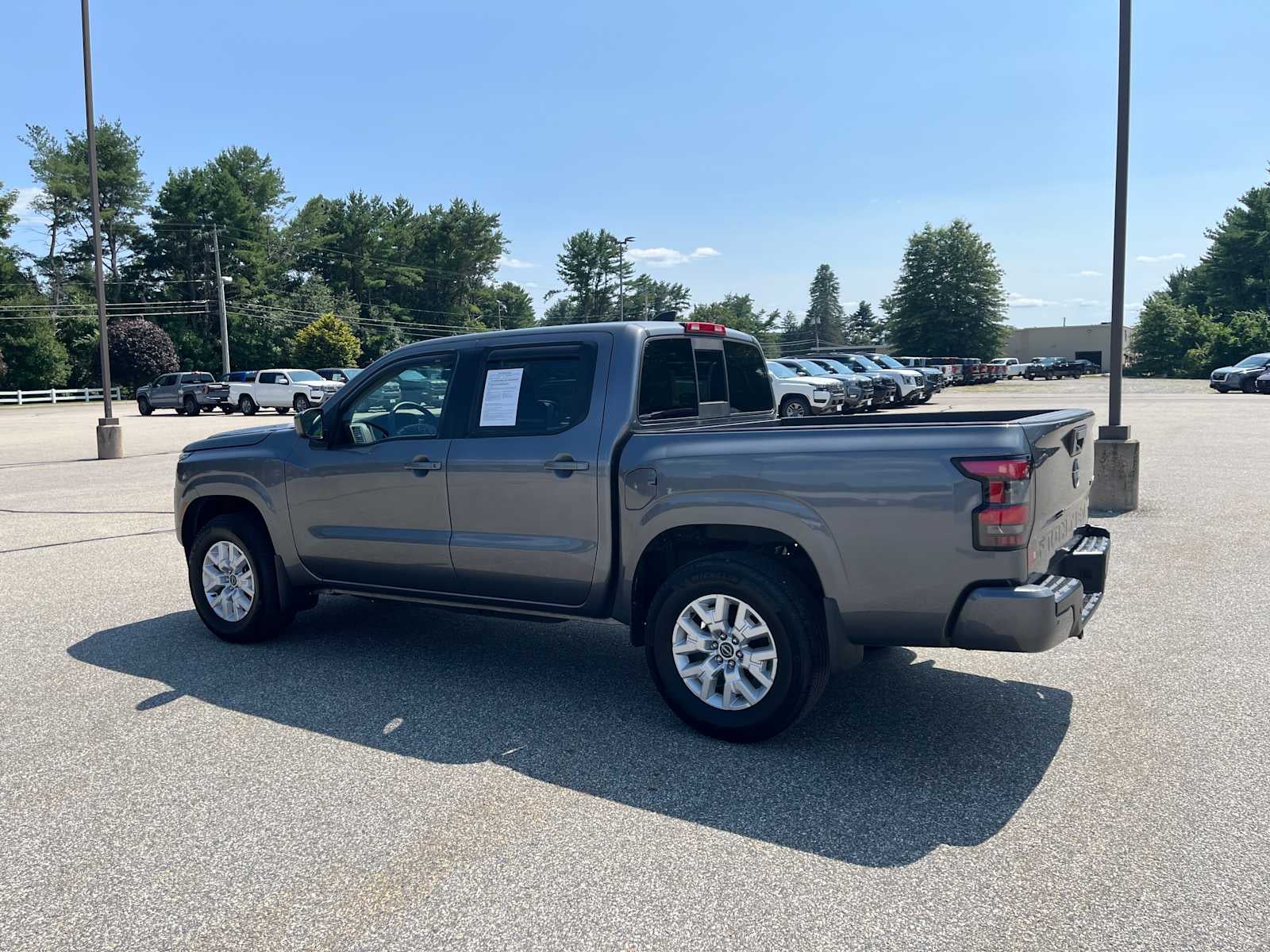 2022 Nissan Frontier SV