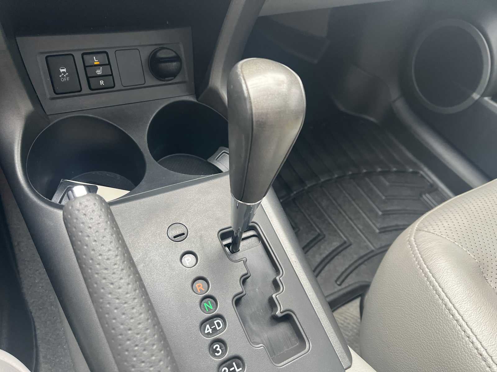 2011 Toyota RAV4 Ltd
