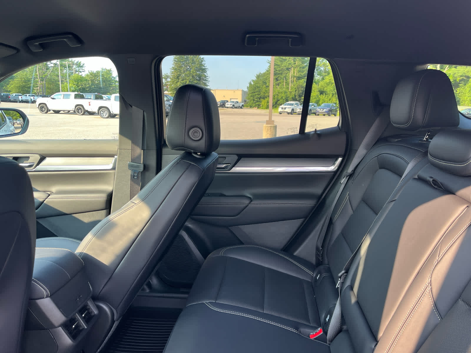 2027 GMC Terrain Elevation - Photo 10
