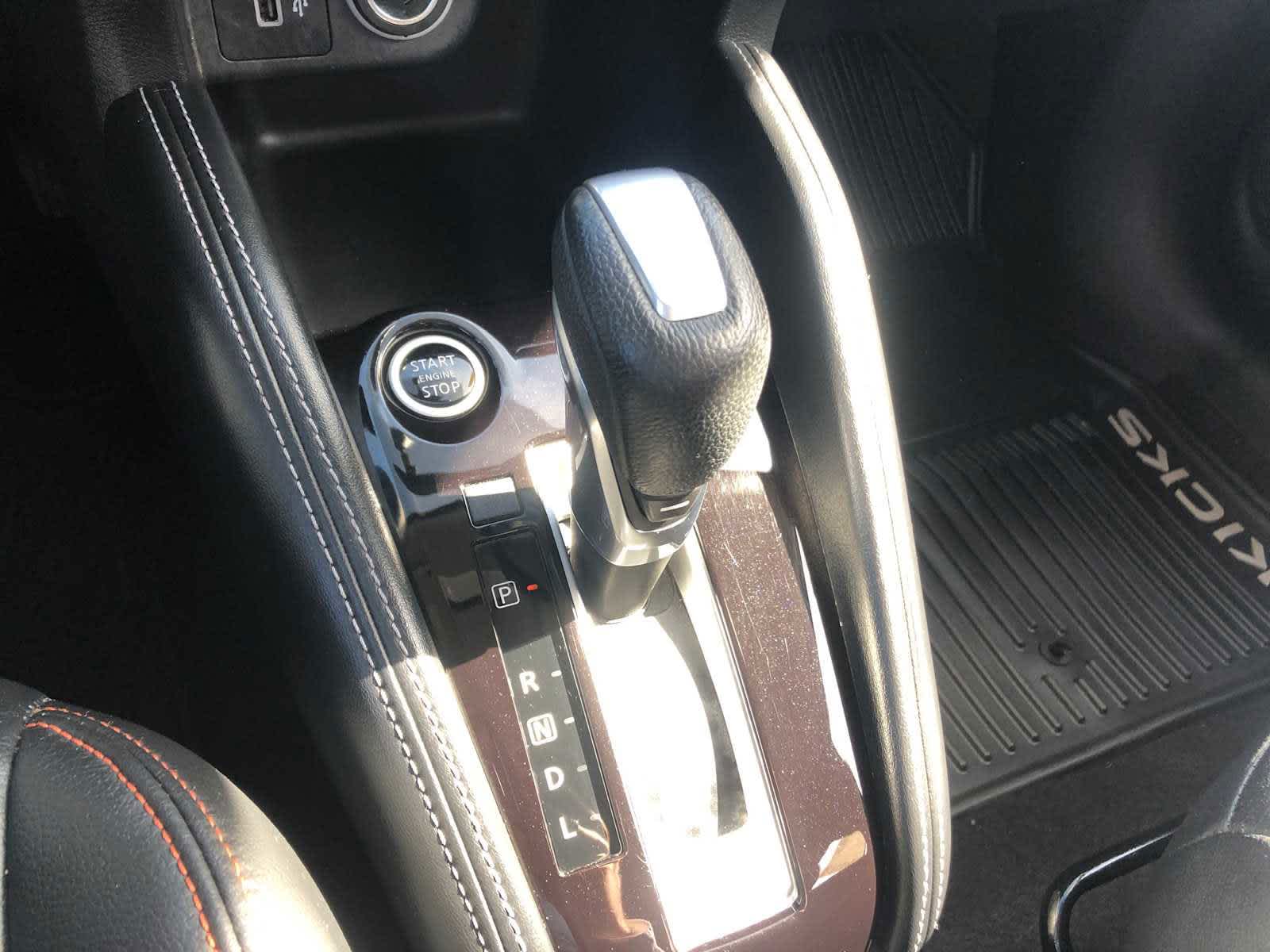 2019 Nissan Kicks SR