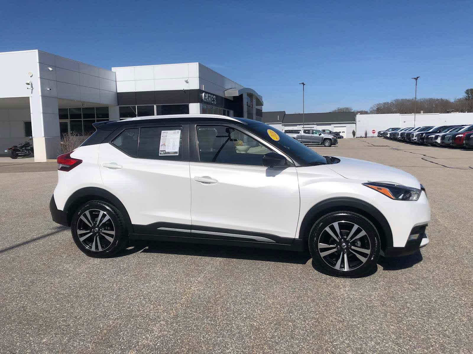 2019 Nissan Kicks SR