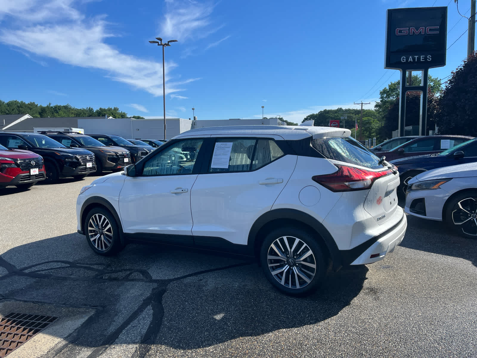 2023 Nissan Kicks SV