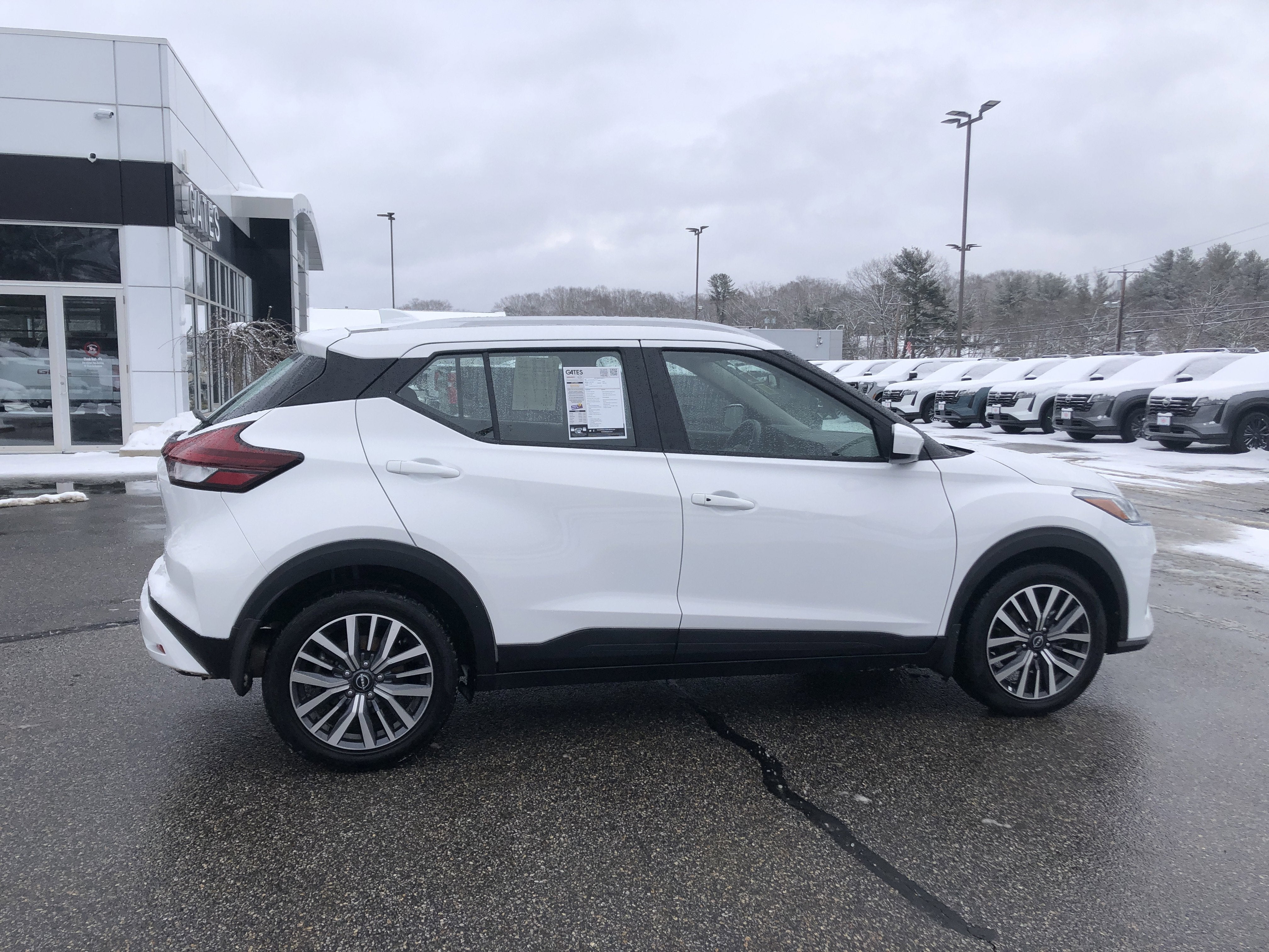 2023 Nissan Kicks SV