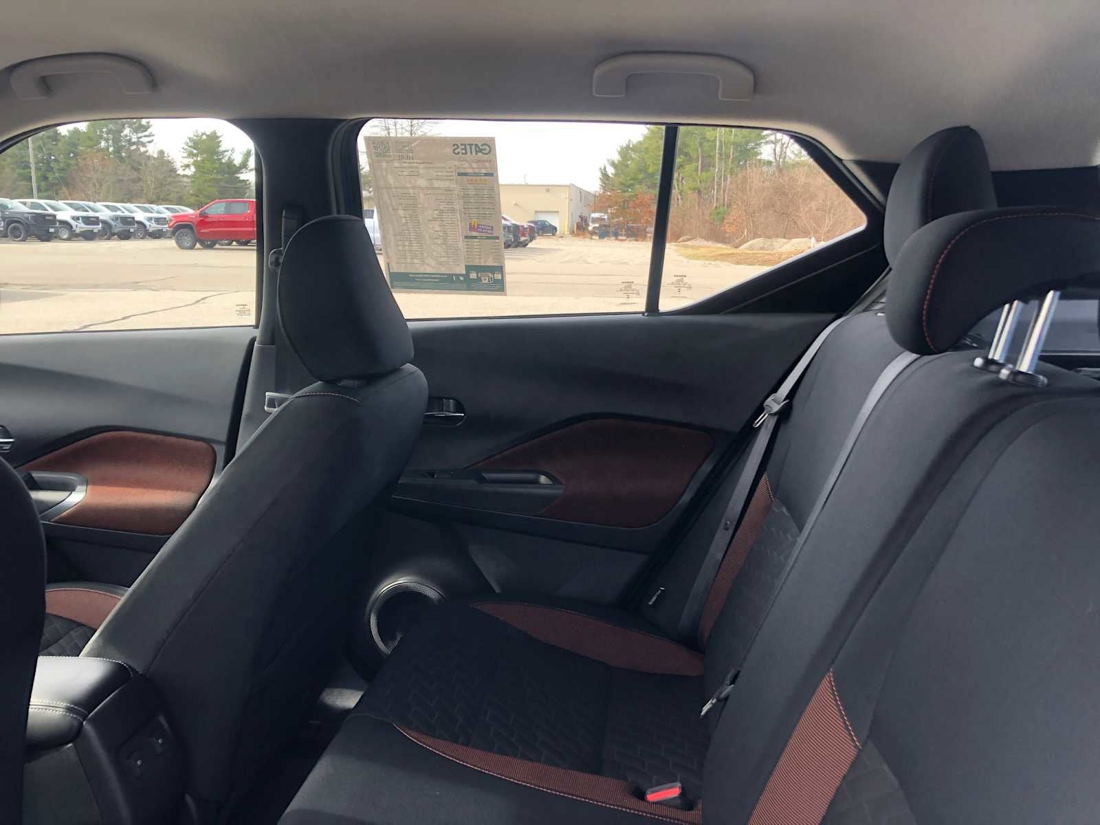 2023 Nissan Kicks SR