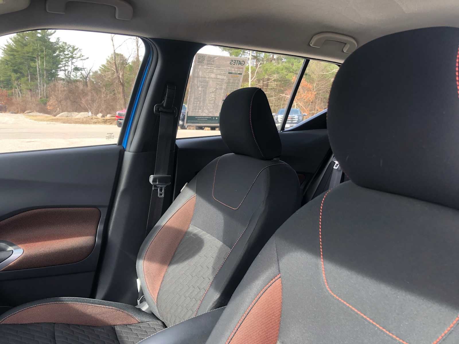 2023 Nissan Kicks SR