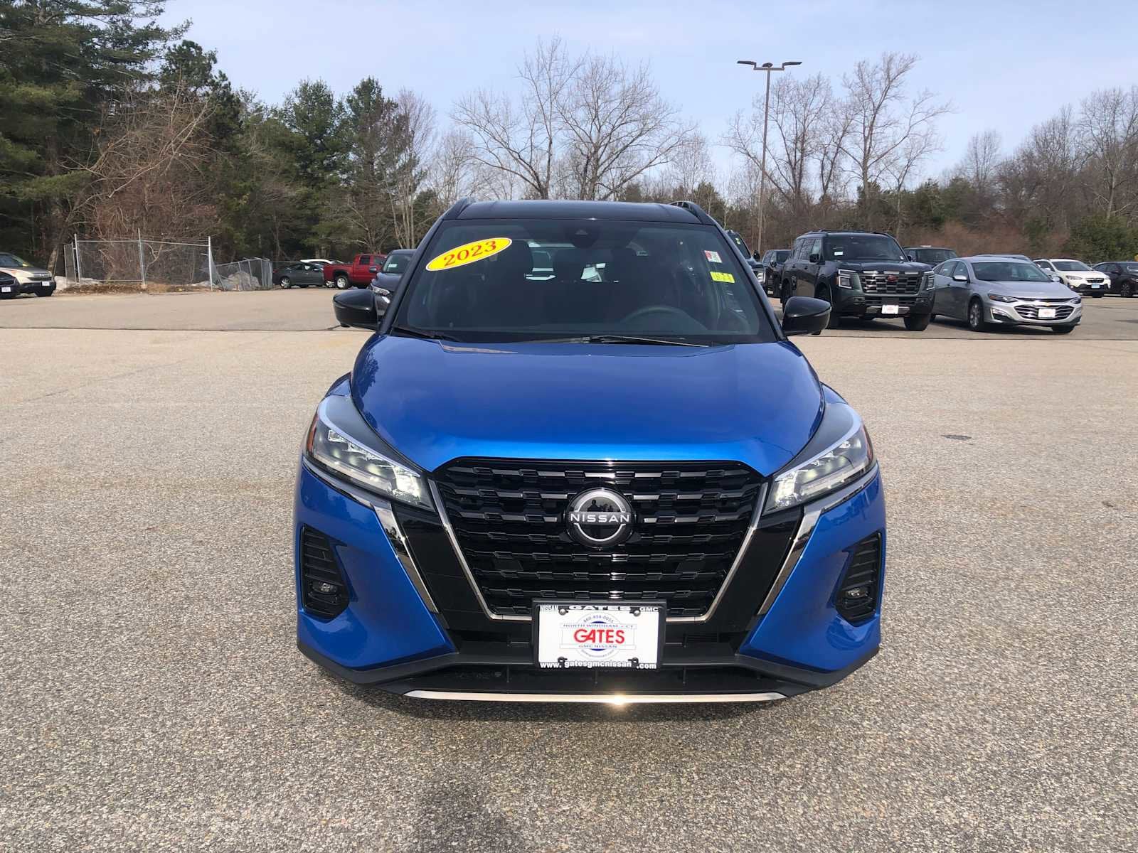 2023 Nissan Kicks SR