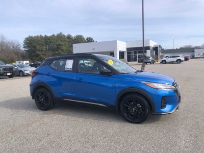 2023 Nissan Kicks SR