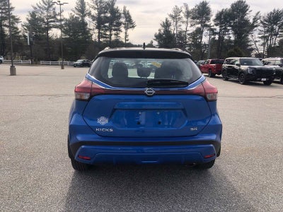 2023 Nissan Kicks SR