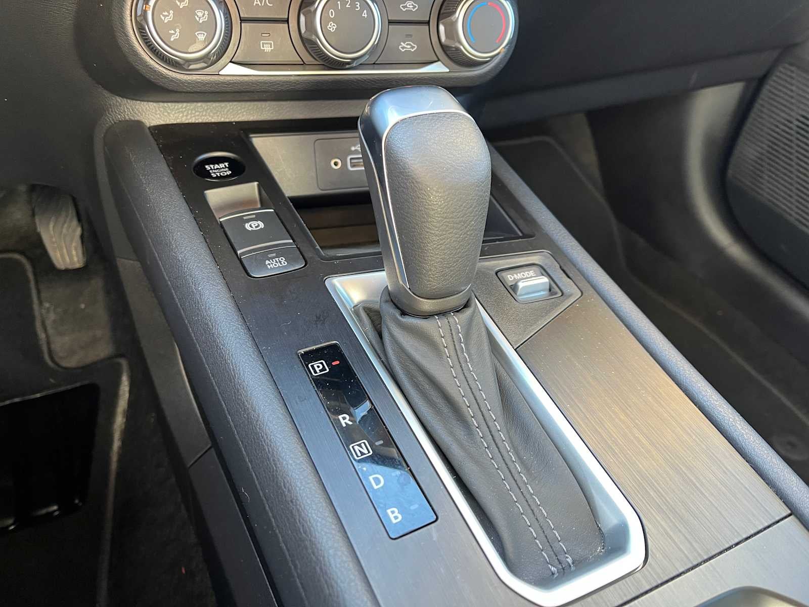 2025 Nissan Kicks S