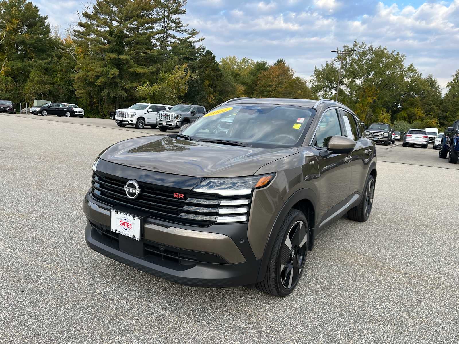 2025 Nissan Kicks SR