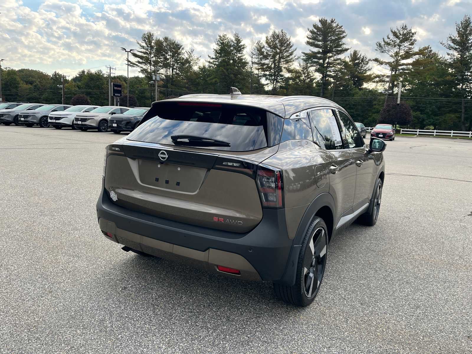 2025 Nissan Kicks SR