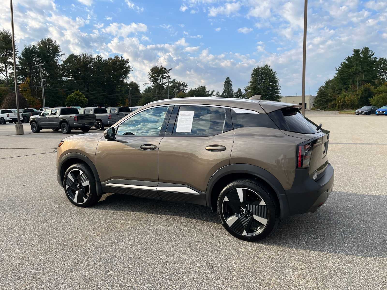 2025 Nissan Kicks SR