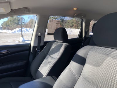 2020 Nissan Pathfinder S