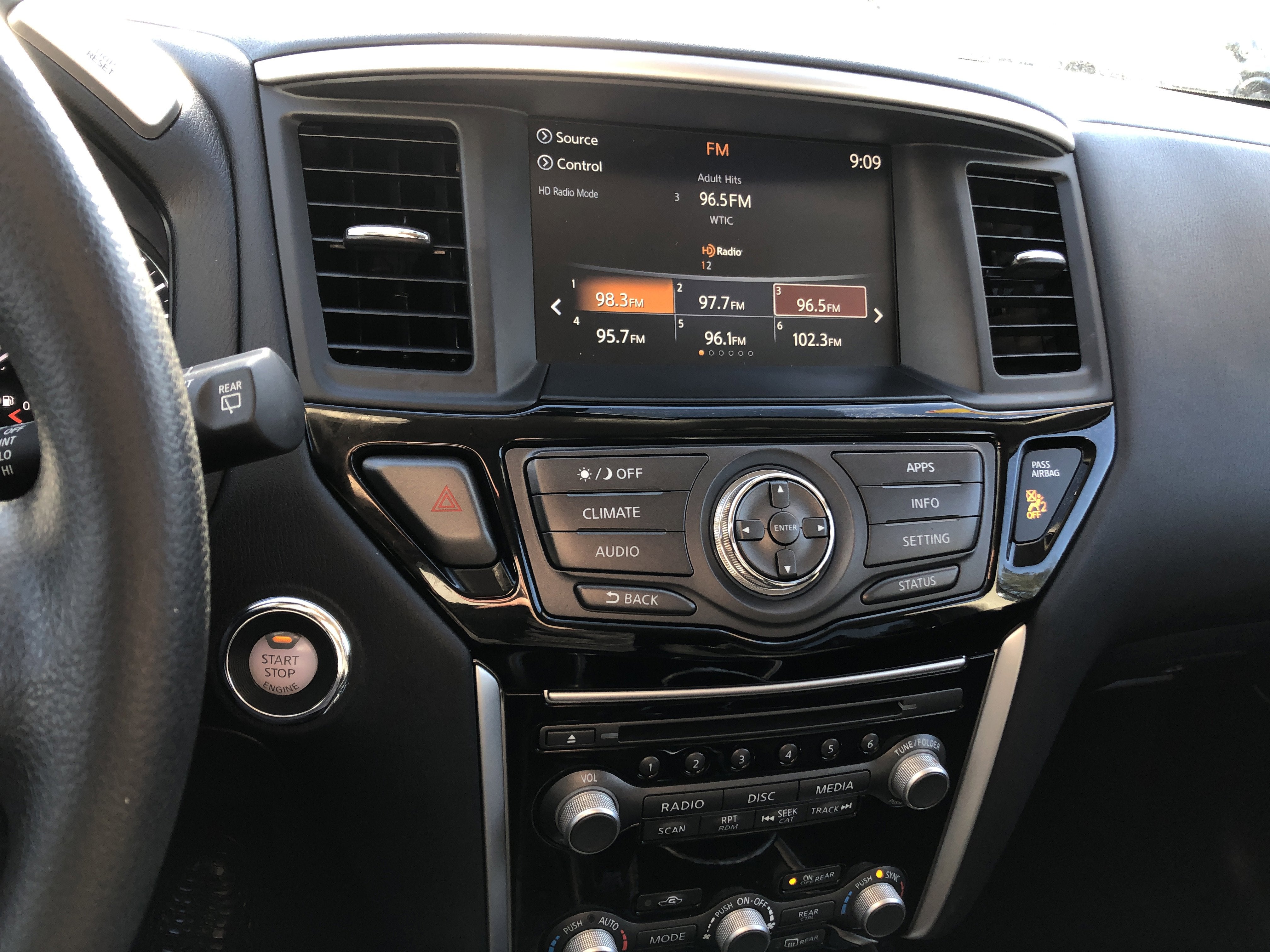 2020 Nissan Pathfinder S