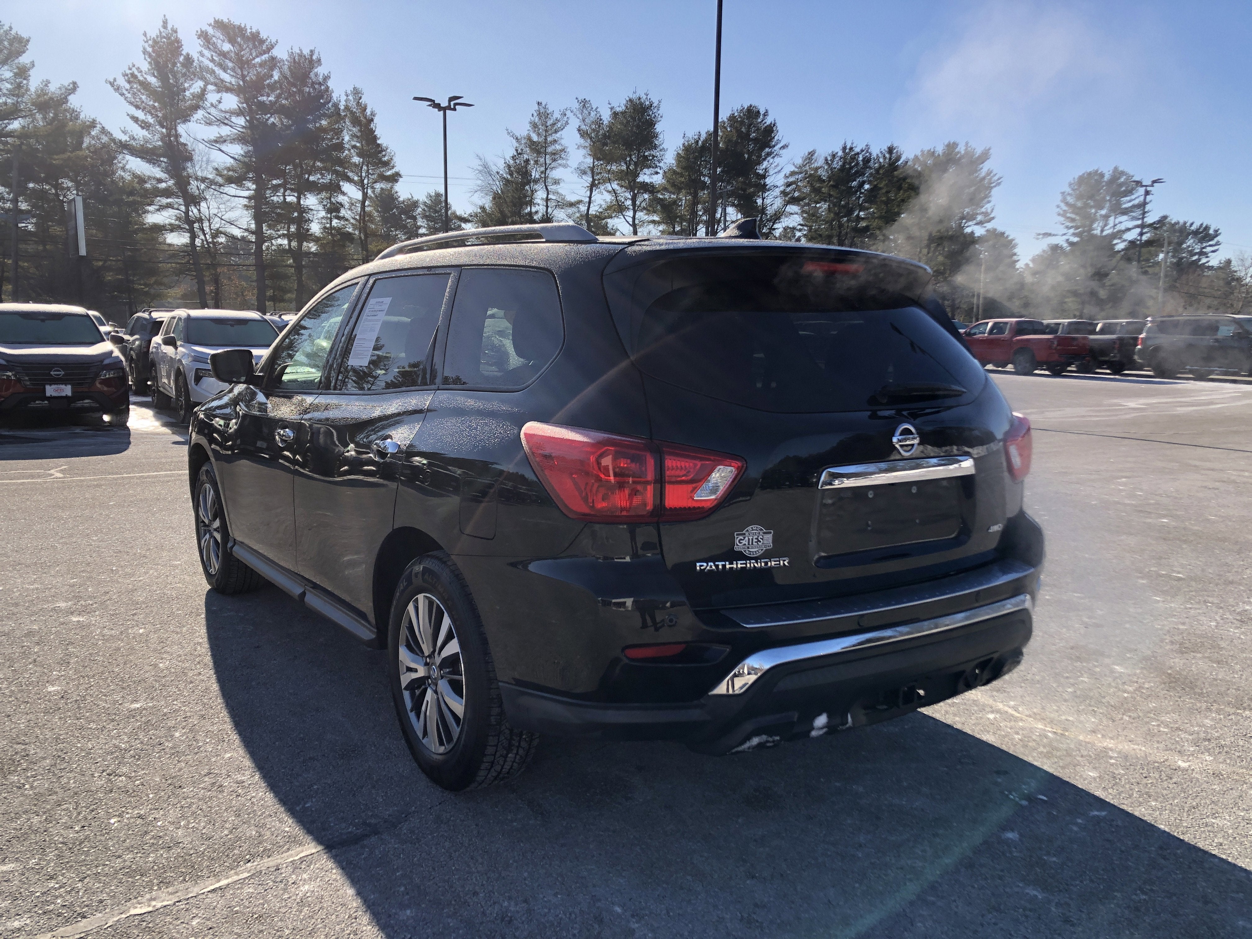 2020 Nissan Pathfinder S