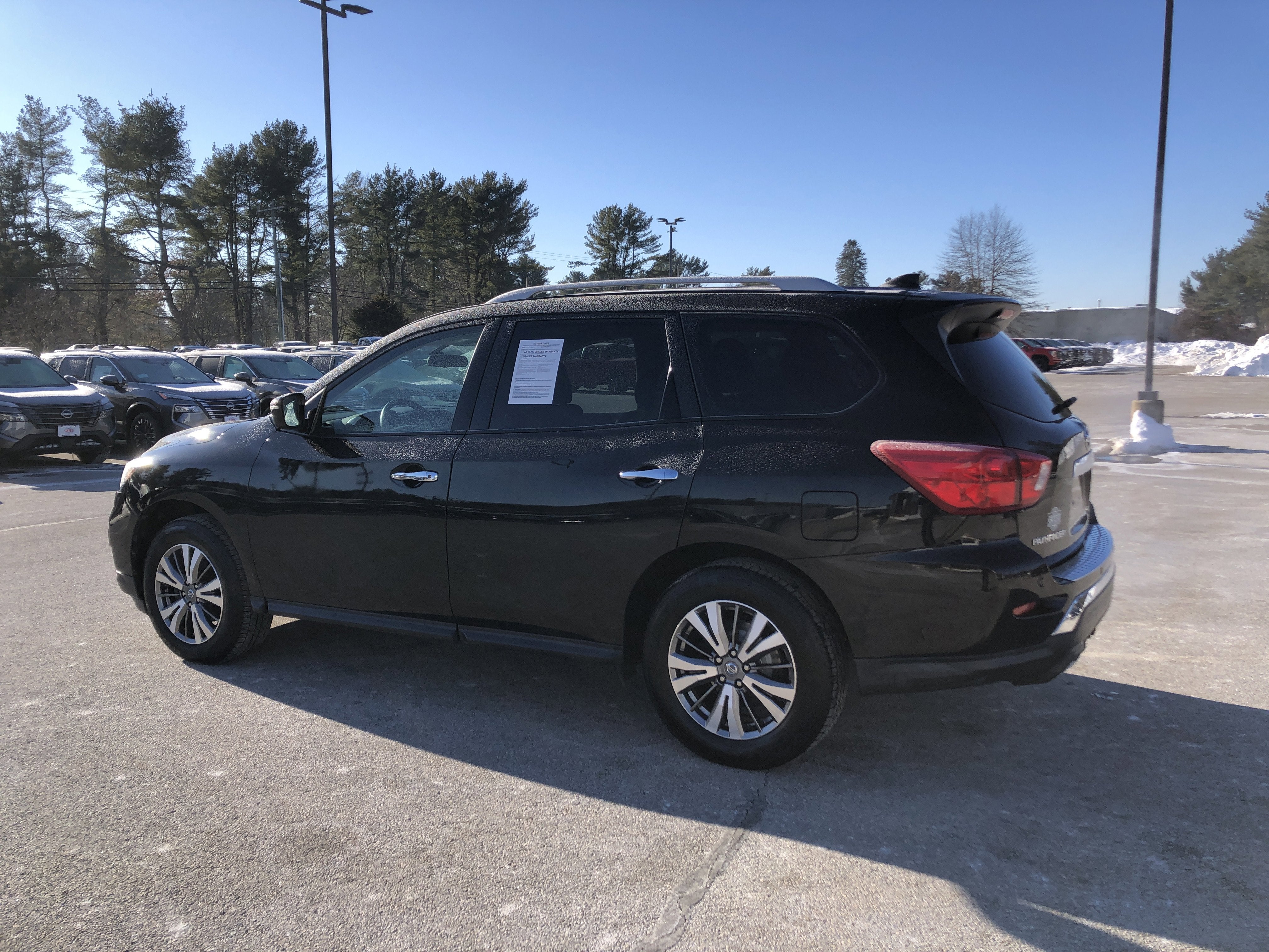 2020 Nissan Pathfinder S