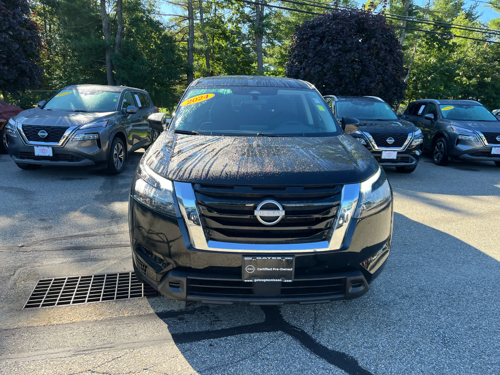 2024 Nissan Pathfinder S