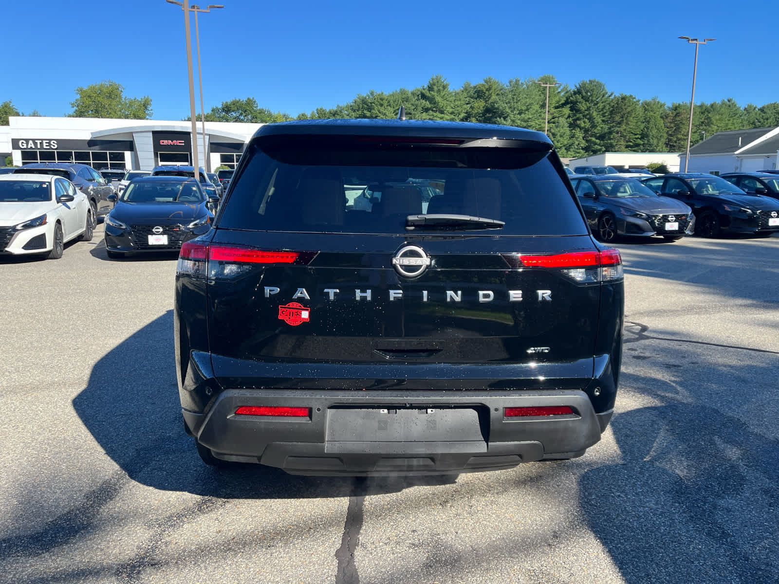 2024 Nissan Pathfinder S