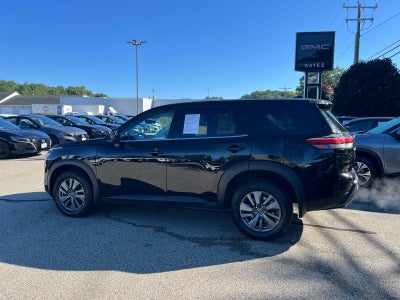 2024 Nissan Pathfinder S