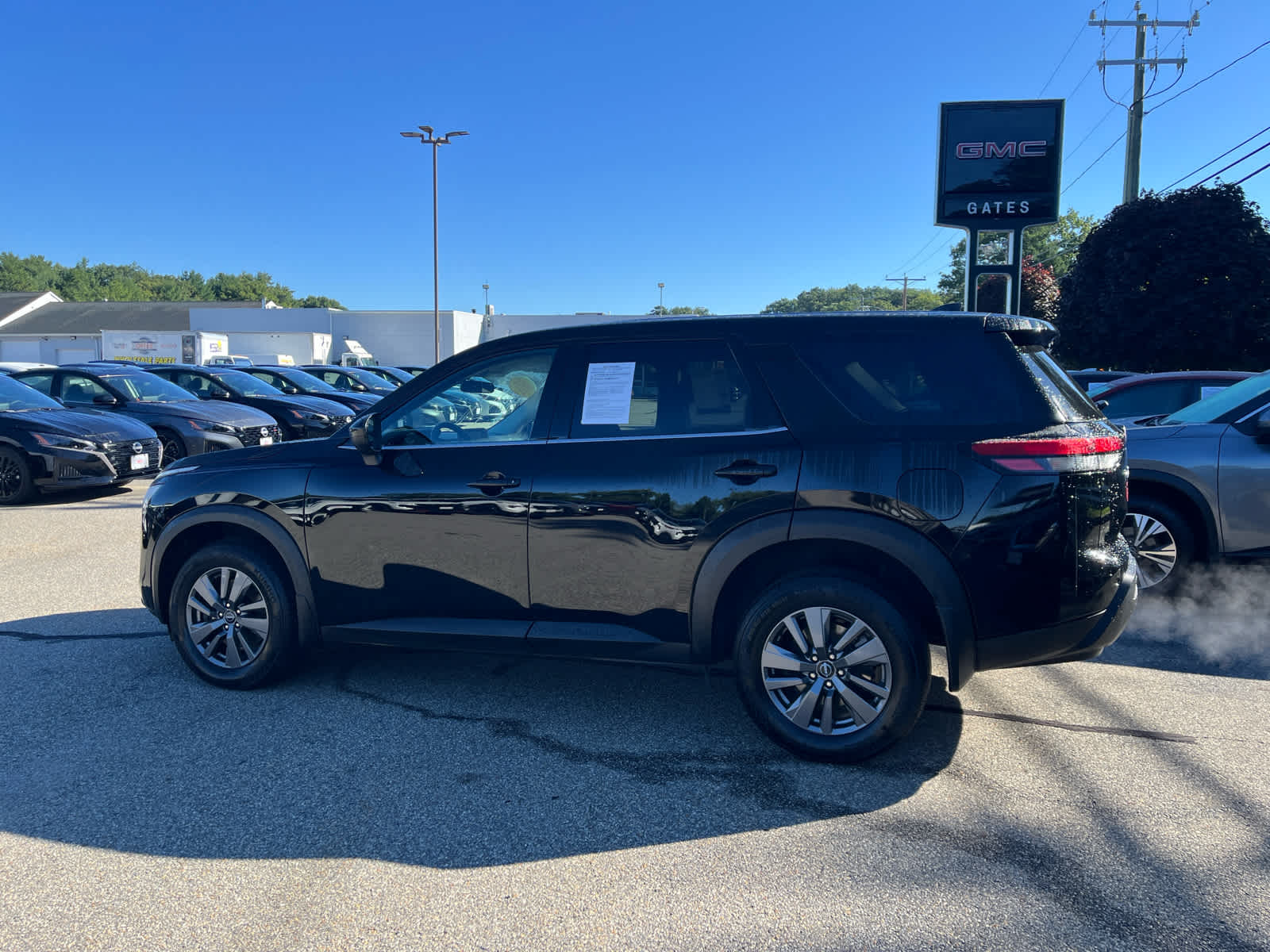 2024 Nissan Pathfinder S