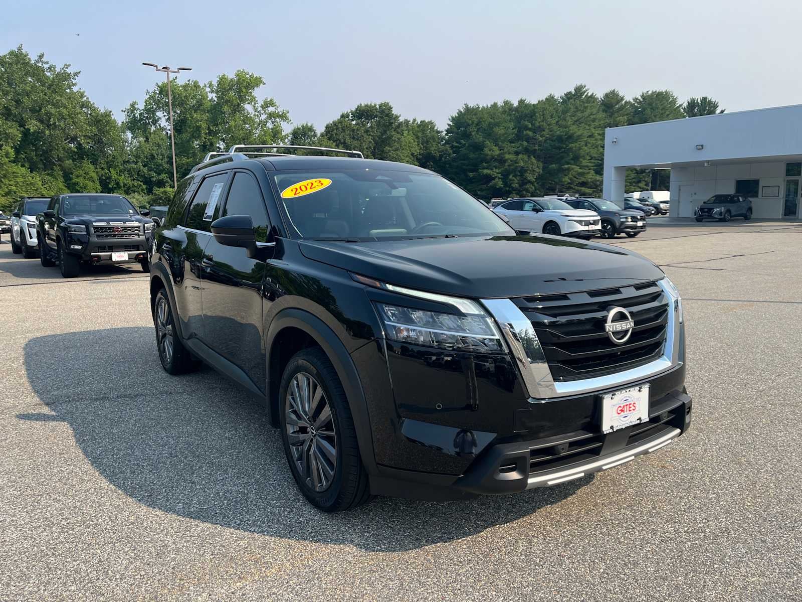 2023 Nissan Pathfinder SL